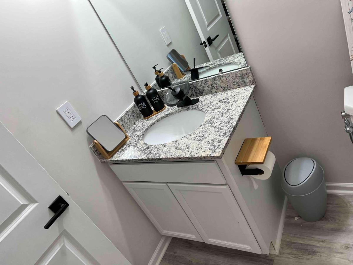Hometel Premium Guest Suite W/ Private Entrance Ypsilanti Dış mekan fotoğraf